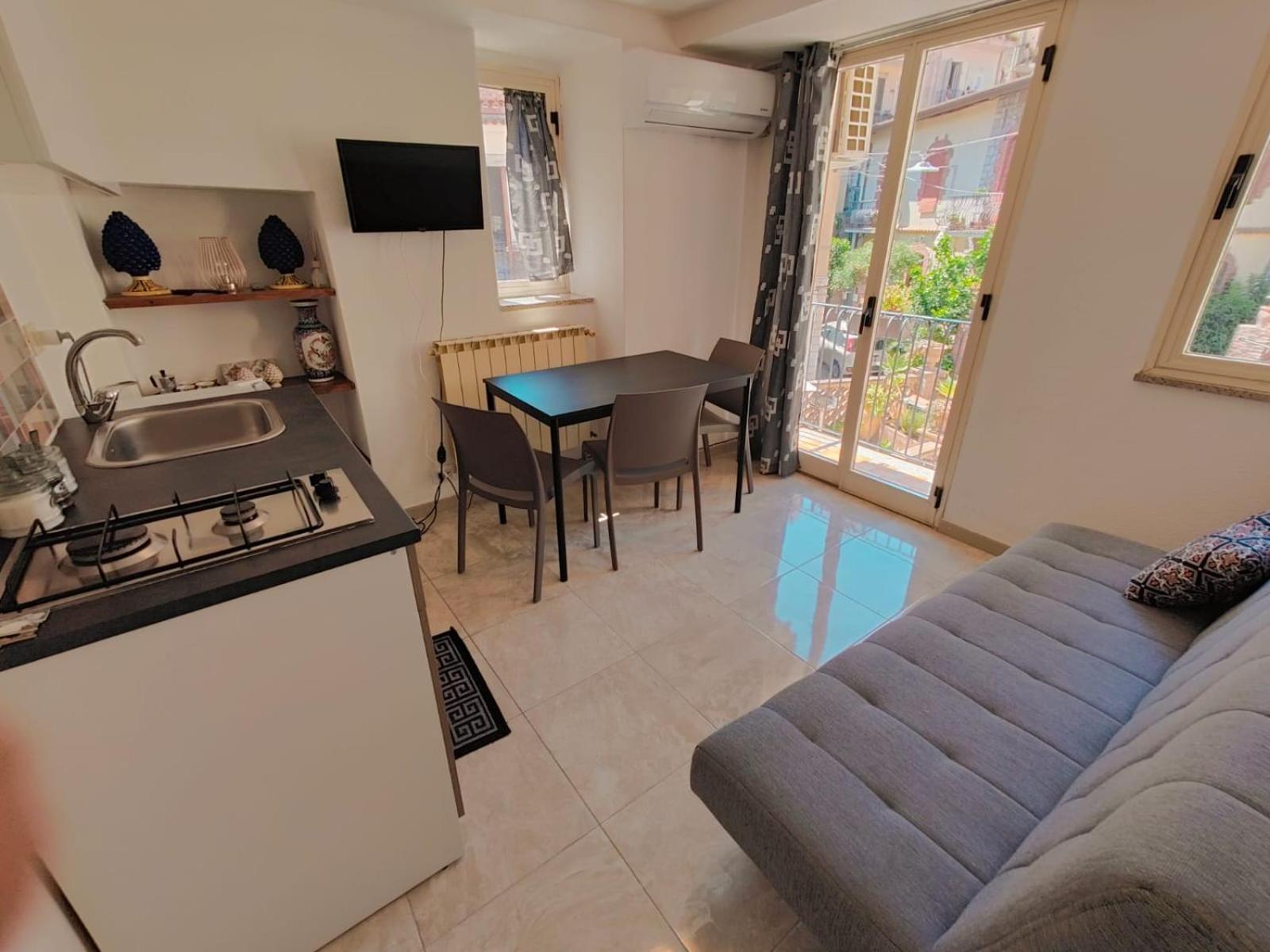 Tao House * Taormina